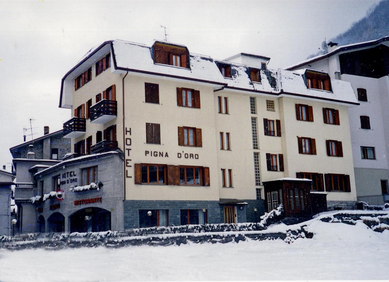 קייזה אין ולמלנקו Hotel Pigna D'Oro מראה חיצוני תמונה