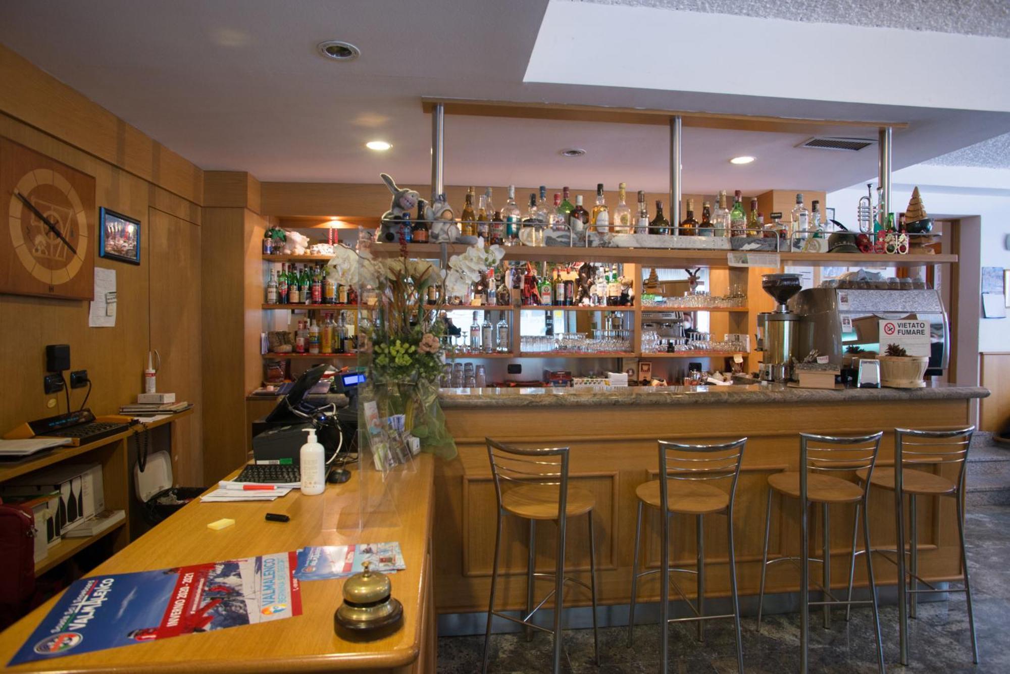 קייזה אין ולמלנקו Hotel Pigna D'Oro מראה חיצוני תמונה