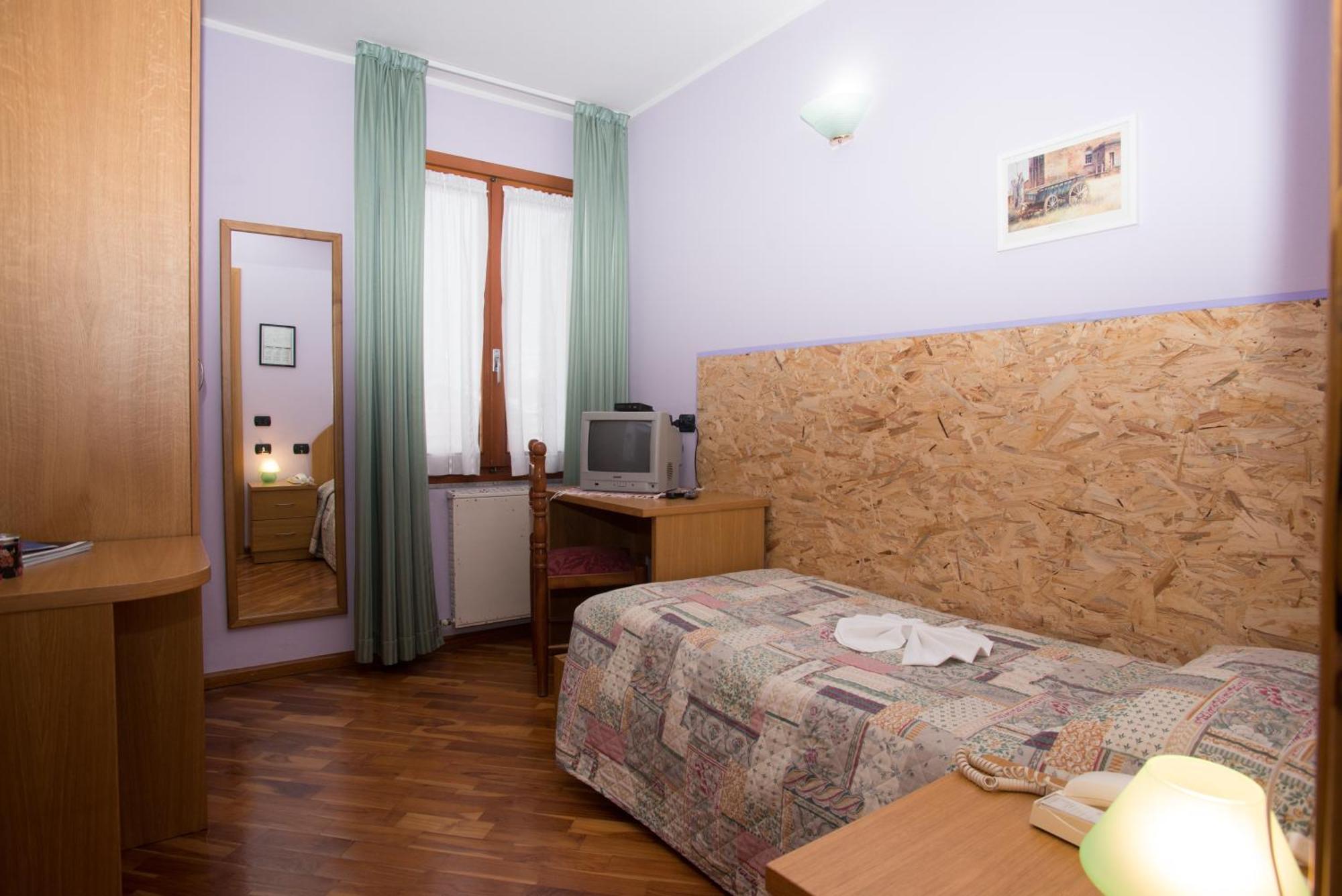 קייזה אין ולמלנקו Hotel Pigna D'Oro מראה חיצוני תמונה